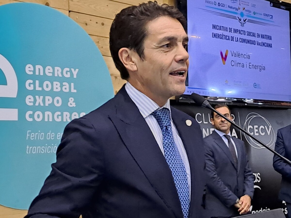 Carlos Mundina recoge el premio de la fundación Valencia Clima i Energia